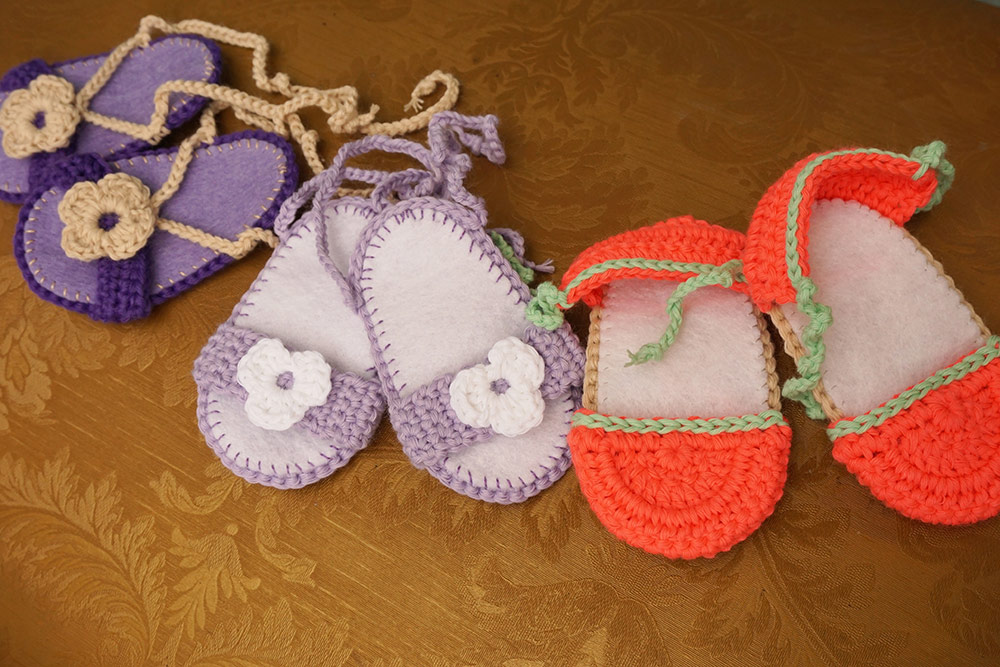 Typical valencian shoes for babies in Fallas 2016