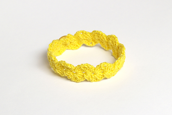 pulsera de ganchillo amarilla yellow crochet bracelet
