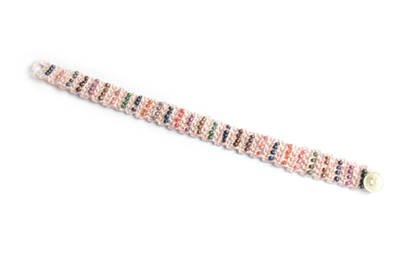 soft pink crochet bracelet / brazalete rosa de ganchillo